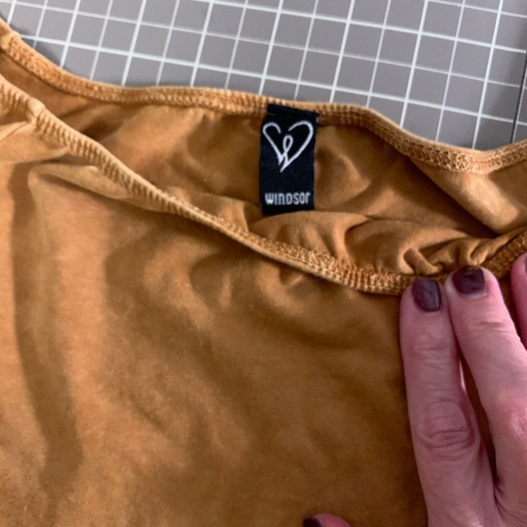 Windsor XS  dark mustard crop top - Picture 3 of 3